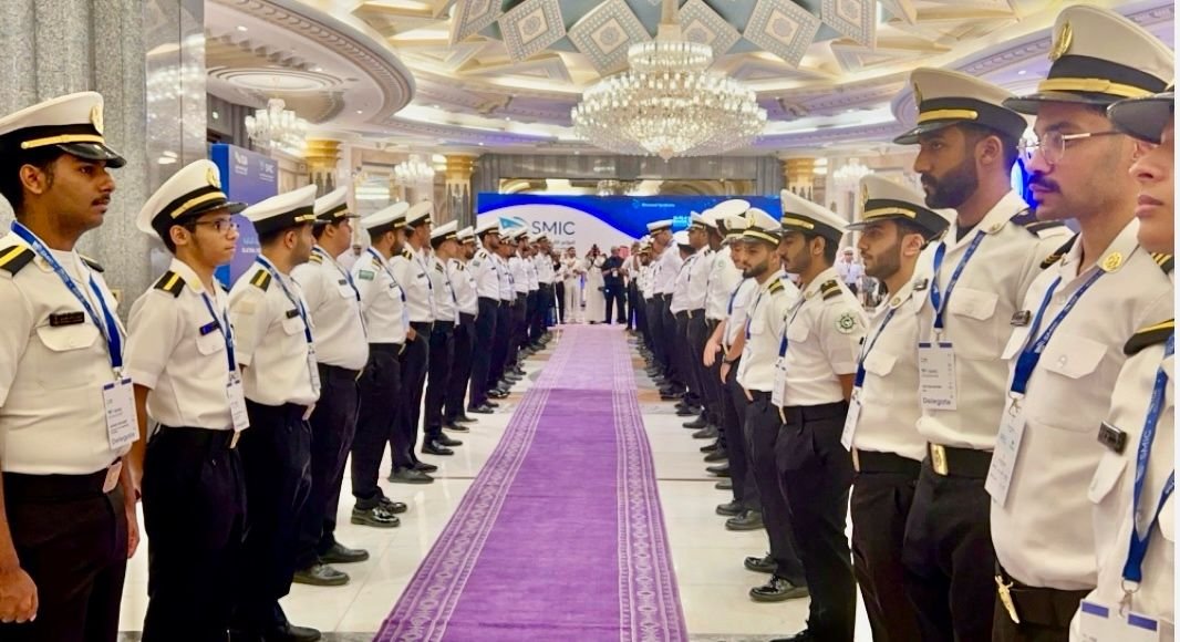 أجنحة الظافر